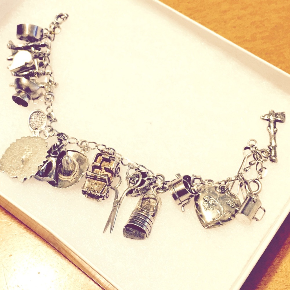 Vintage Sterling Silver Mexican Charm Bracelet.
